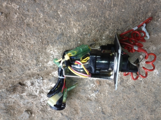 ชุดกุญแจสตาร์ท  ยามาฮ่า  ราคา 4800  สนใจโทร  081-534-8855