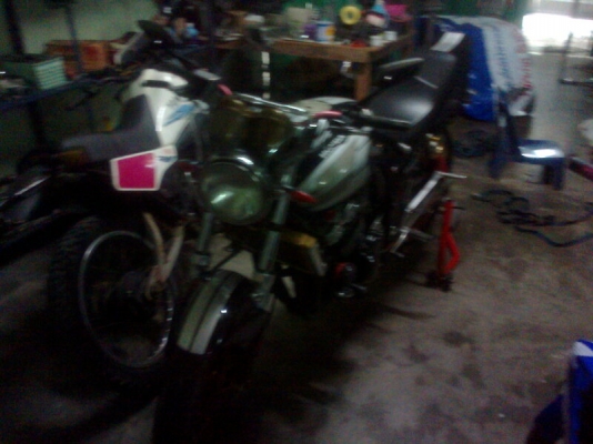 ขายฮอนด้าCB400พร้อมทะเบียนตอง333