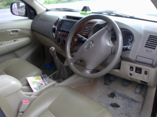 วีโก้  2006   เครื่อง 3000 ซีซี  4 ประตู