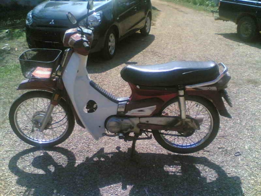 ขาย ดรีมคุรุสภา (แดง) เล่มทะเบียน อะไหร่เดิมๆเครื่องแน่นๆ รถปี 36 ขาย 7900 บาท