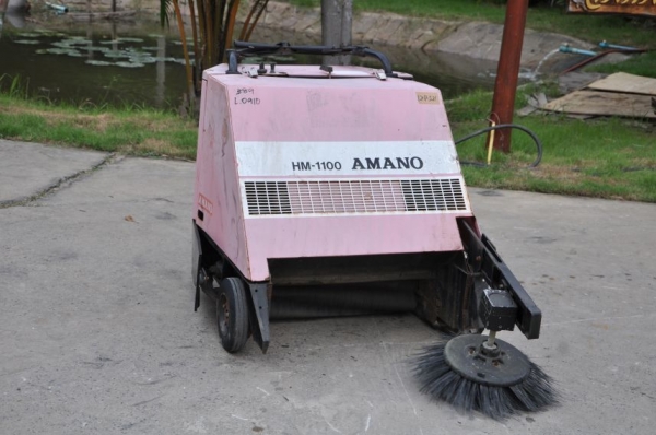 ขาย เครื่องกวาด ขัด ทำความสะอาด พื้น ใช้งานง่าย คล่องตัว นำเข้าญี่ปุ่น ขาย25,000บาท!!!