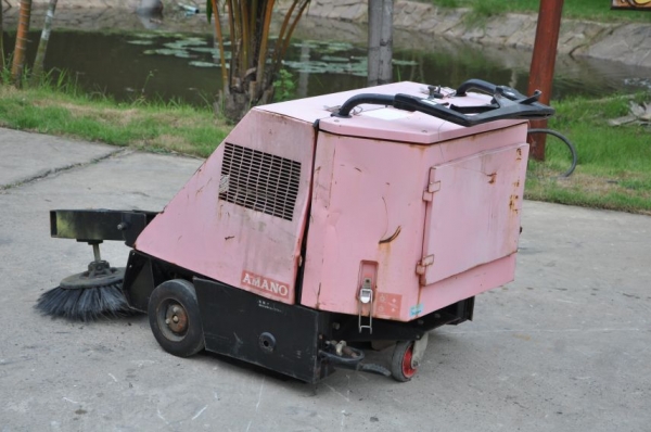 ขาย เครื่องกวาด ขัด ทำความสะอาด พื้น ใช้งานง่าย คล่องตัว นำเข้าญี่ปุ่น ขาย25,000บาท!!!