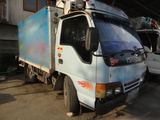 4 ล้อใหญ่ตู้เย็น ISUZU NKR 88 แรง เครื่องดีชัดซีสวย ห้างแท้ พร้อมใช้