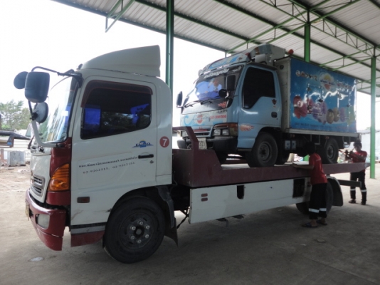 4 ล้อใหญ่ตู้เย็น ISUZU NKR 88 แรง เครื่องดีชัดซีสวย ห้างแท้ พร้อมใช้