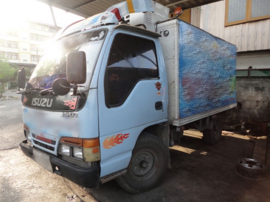 4 ล้อใหญ่ตู้เย็น ISUZU NKR 88 แรง เครื่องดีชัดซีสวย ห้างแท้ พร้อมใช้