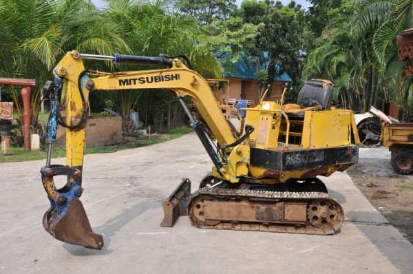 ขาย แบคโฮMITSUBISHI MS02 สภาพเดิมๆจากญี่ปุ่น แห้งๆ พร้อมใช้ ขาย165,000บาท!!!