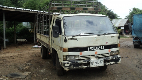 ขาย รถบรรทุก isuzu NPR