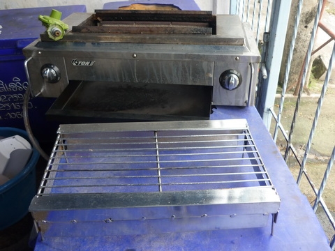 เตาปิ้ง ย่าง ไร้ควัน ระบบอินฟาเรท 2ด้าน โครงสร้างสแตนเลส  ถาดดักน้ำมันถอดล้างได้ ใส่ถังแก๊สใช้งานได้เลย