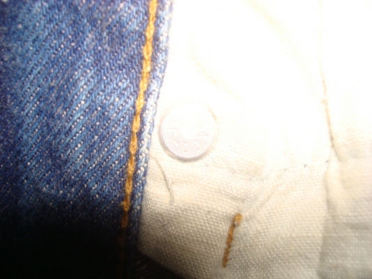 # 8078 # ยีนส์ Levi's 501 ผ้าทราย ของแท้ มือสอง เอว 39 ยาว 31 ก้านดำ แป๊กเงิน รุ่นเก่า ตะเข็บสวยๆ