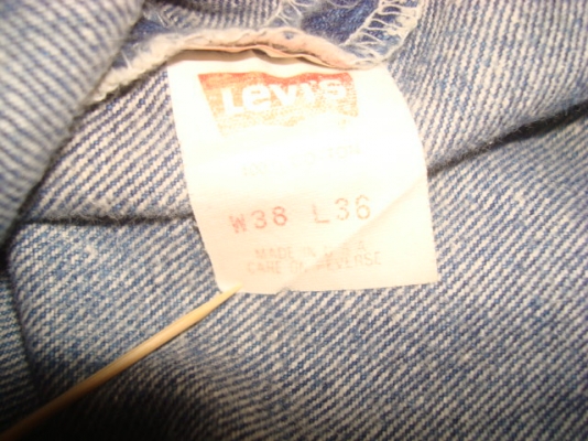 # 8078 # ยีนส์ Levi's 501 ผ้าทราย ของแท้ มือสอง เอว 39 ยาว 31 ก้านดำ แป๊กเงิน รุ่นเก่า ตะเข็บสวยๆ