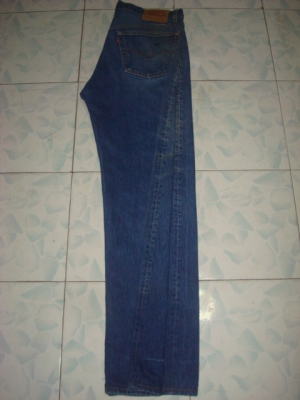 # 8078 # ยีนส์ Levi's 501 ผ้าทราย ของแท้ มือสอง เอว 39 ยาว 31 ก้านดำ แป๊กเงิน รุ่นเก่า ตะเข็บสวยๆ