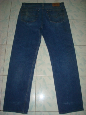 # 8078 # ยีนส์ Levi's 501 ผ้าทราย ของแท้ มือสอง เอว 39 ยาว 31 ก้านดำ แป๊กเงิน รุ่นเก่า ตะเข็บสวยๆ