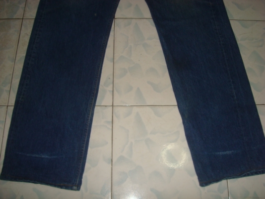 # 8078 # ยีนส์ Levi's 501 ผ้าทราย ของแท้ มือสอง เอว 39 ยาว 31 ก้านดำ แป๊กเงิน รุ่นเก่า ตะเข็บสวยๆ