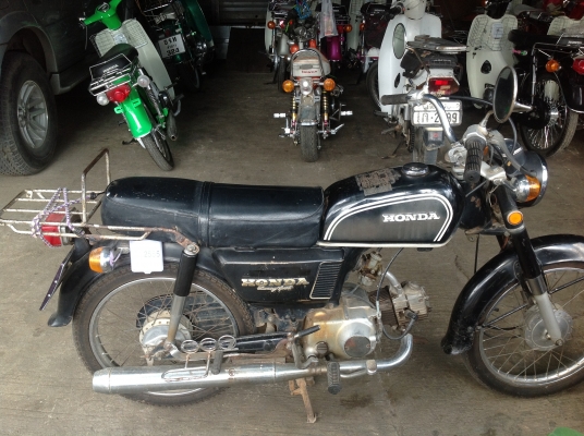 ขาย CD 70 super มีทะเบียนภาษีเต็มพร้อมโอน สภาพรถ 80\% ขาย CD 70 super มีทะเบียนภาษีเต็มพร้อมโอน สภาพรถ 80\%