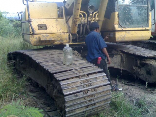 ฝากขาย รถแบคโฮรุ่น KOMATSU PC200-7