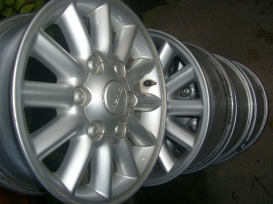 ขอบ 15 ใส่รถกระบะ / รถตู้ NISSAN--MITSUBICHI--ISUZU สภาพ 90\% ขอบ 15 ใส่รถกระบะ / รถตู้ NISSAN--MITSUBICHI--ISUZU สภาพ 90\%