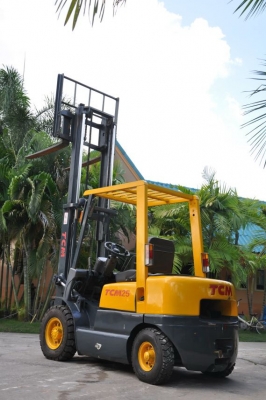 ขาย FORKLIFT TCM25 รุ่นใหม่ เครื่องดีเซล2ตันครึ่ง สีสวยเดิม จากญี่ปุ่น ขาย249,000บาท!!!
