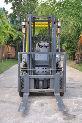 ขาย FORKLIFT TCM25 รุ่นใหม่ เครื่องดีเซล2ตันครึ่ง สีสวยเดิม จากญี่ปุ่น ขาย249,000บาท!!!