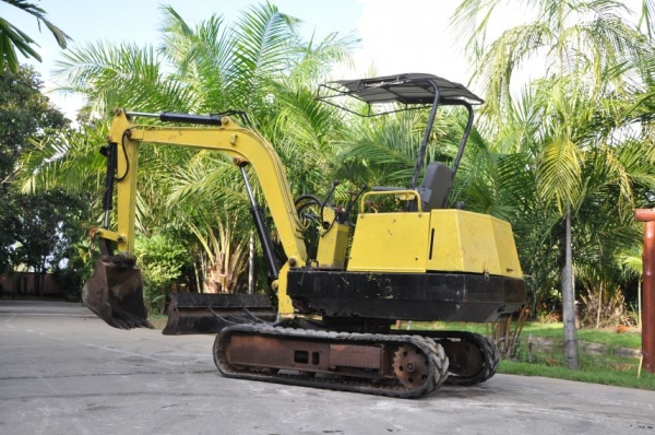 ขาย แบคโฮMITSUBISHI PC30สภาพเดิมๆจากญี่ปุ่น แห้งๆ พร้อมใช้ ขาย189,000บาท!!!