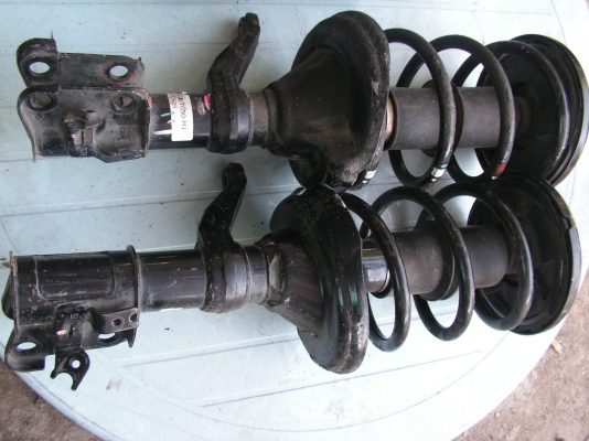 โช็คพร้อมสปริง4ต้นใส่CRVเจ็น2พี่กบอยู่ศรีราชารับไปดูเเลต่อเเล้วครับ