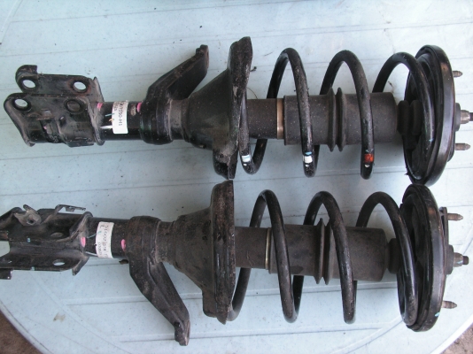 โช็คพร้อมสปริง4ต้นใส่CRVเจ็น2พี่กบอยู่ศรีราชารับไปดูเเลต่อเเล้วครับ