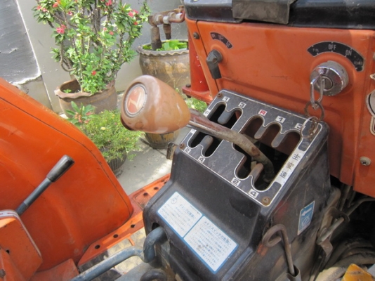 ขาย รถไถนานั่งขับ  KUBOTA  24 แรง รุ่น L2402DT มือสองญี่ปุ่น