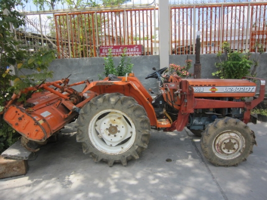 ขาย รถไถนานั่งขับ  KUBOTA  24 แรง รุ่น L2402DT มือสองญี่ปุ่น