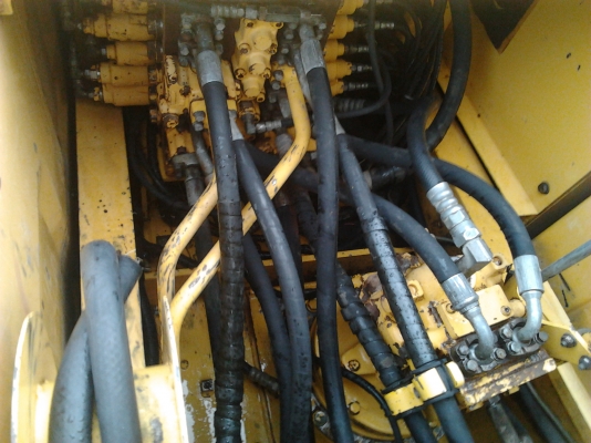 ขายด่วน  KOMATSU  PC200-8  เอกสารเล่มทะเบียน