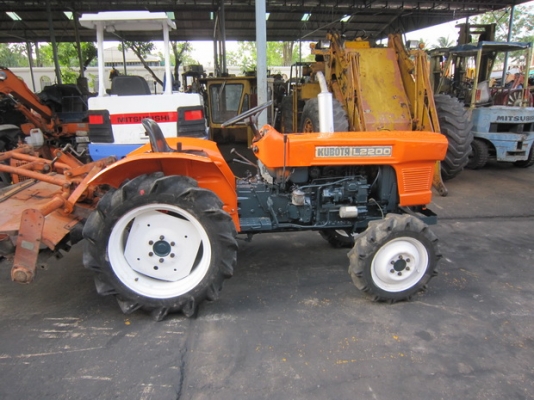 ขาย รถไถนานั่งขับ  KUBOTA  22 แรง รุ่น L2200 มือสองญี่ปุ่น