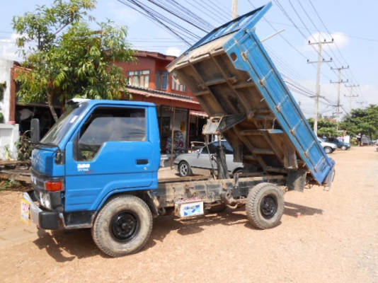 ขาย 4 ล้อ  ดั้ม TOYOTA  Dyna  200 เครื่องเดิม 11B เครื่องดี แซทซีสวย