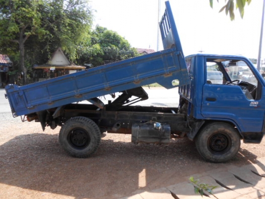 ขาย 4 ล้อ  ดั้ม TOYOTA  Dyna  200 เครื่องเดิม 11B เครื่องดี แซทซีสวย