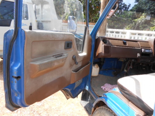 ขาย 4 ล้อ  ดั้ม TOYOTA  Dyna  200 เครื่องเดิม 11B เครื่องดี แซทซีสวย