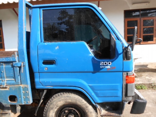 ขาย 4 ล้อ  ดั้ม TOYOTA  Dyna  200 เครื่องเดิม 11B เครื่องดี แซทซีสวย