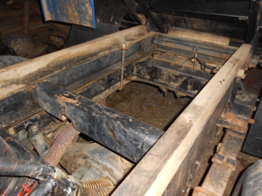 ขาย 6 ล้อ  ดั้ม TOYOTA  Dyna  200 เครื่องเดิม 11B เครื่องดี แซทซีสวย