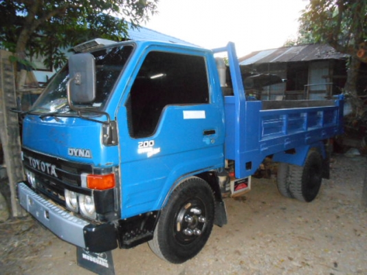 ขาย 6 ล้อ  ดั้ม TOYOTA  Dyna  200 เครื่องเดิม 11B เครื่องดี แซทซีสวย