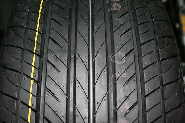 ยาง 195/60r15 MAXXIS  WALTZ MS 300 ราคาเบา ๆ เพียง เส้นละ 1,200 บาท