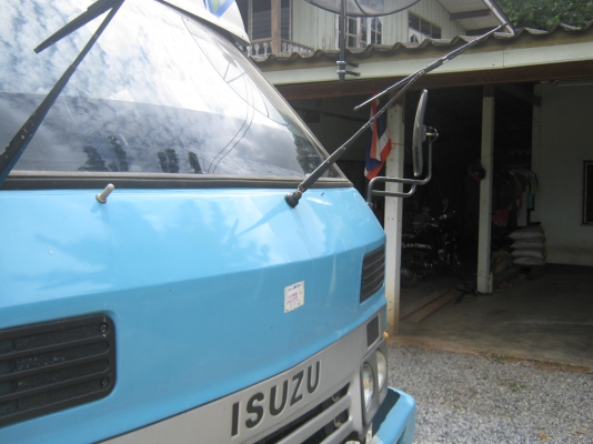 หกล้อกลาง ISUZU KS เครื่อง 110 คอกไม้สวย