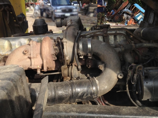 เทรเลอร์บรรทุกรถเกี่ยว HINO 10 ล้อ 2 เพลา.