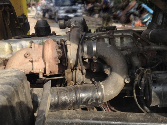 เทรเลอร์บรรทุกรถเกี่ยว HINO 10 ล้อ 2 เพลา.