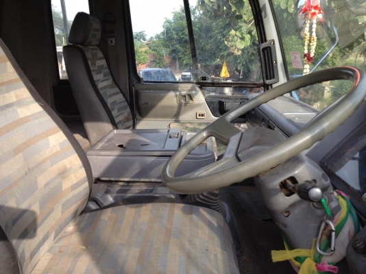 เทรเลอร์บรรทุกรถเกี่ยว HINO 10 ล้อ 2 เพลา.