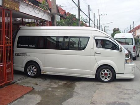 รถตู้มือสอง สภาพดี พร้อมใช้งาน 100\% VIP รถตู้มือสอง สภาพดี พร้อมใช้งาน 100\% VIP