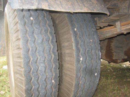 หกล้อกลาง ISUZU KS 110