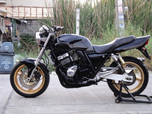 วุฒินนบุรี//ขายCB400sfไมล์3ลูกสวยโหดเครื่องดีมากๆๆท่อแต่งเสียงโหดๆรถพร้อมใช้คับ