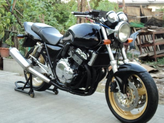 วุฒินนบุรี//ขายCB400sfไมล์3ลูกสวยโหดเครื่องดีมากๆๆท่อแต่งเสียงโหดๆรถพร้อมใช้คับ