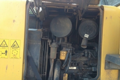 รถตักล้อยางKOMATSU WA80-3เอวอ่อนมีเก๋งแอร์เย็นต่อแขนแล้ว รถตักล้อยางKOMATSU WA80-3เอวอ่อนมีเก๋งแอร์เย็นต่อแขนแล้ว