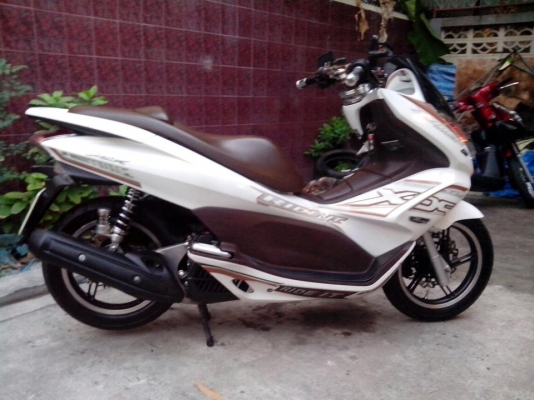 ขายด่วนราคาสุดท้ายPCX 125 ปลายปี53 พร้อมของแต่งเทพๆเลขทะเบียนสวยคับ