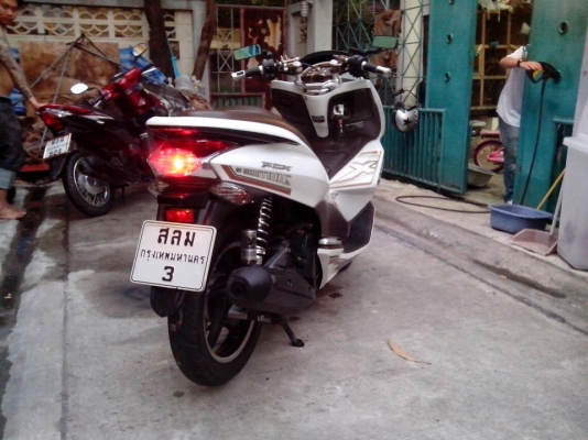 ขายด่วนราคาสุดท้ายPCX 125 ปลายปี53 พร้อมของแต่งเทพๆเลขทะเบียนสวยคับ