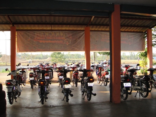 ดรีมคุรุสภา ล็อตใหม่มาแล้วครับ  สภาพเดิมๆๆ สวย พร้อมใช้งาน ( ทะเบียนพร้อมชุดโอน )