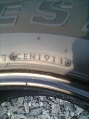 ขายยาง บริสโตร์ ดูเลอ ขนาด 265/65R17 ยางปี 11 สวยๆ 1 ชุด