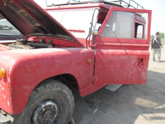 ขาย Land Rover s 2 สวยๆ ไม่ผุ เครื่องเป็น isuzu ขับ2 แจ้งลงเล่มแล้ว จอดนาน ทะเบียนพร้อมโอน 0819884773